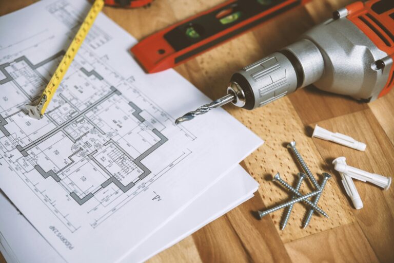 foto bouwtekening met gereedschap